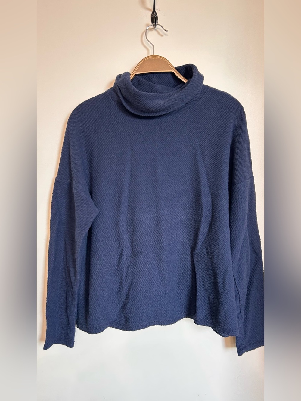 AERIE MID WEIGHT TURTLE NECK SWEATER